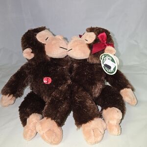 Kissing Monkeys From The Bearington Collection Still Makes Noise